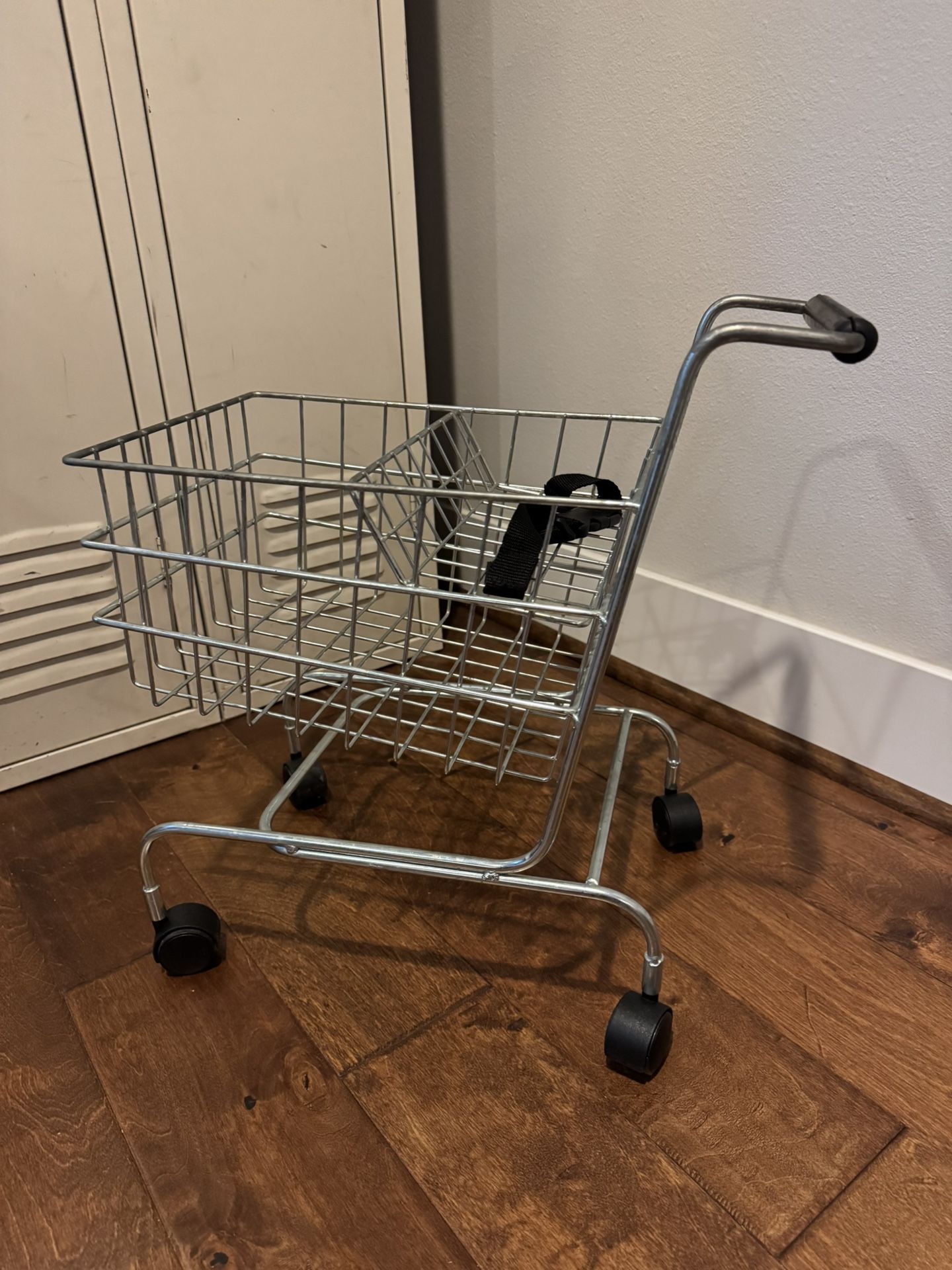 Pottery Barn Kids Metal Shopping Cart WITHOUT FRONT SIGN.