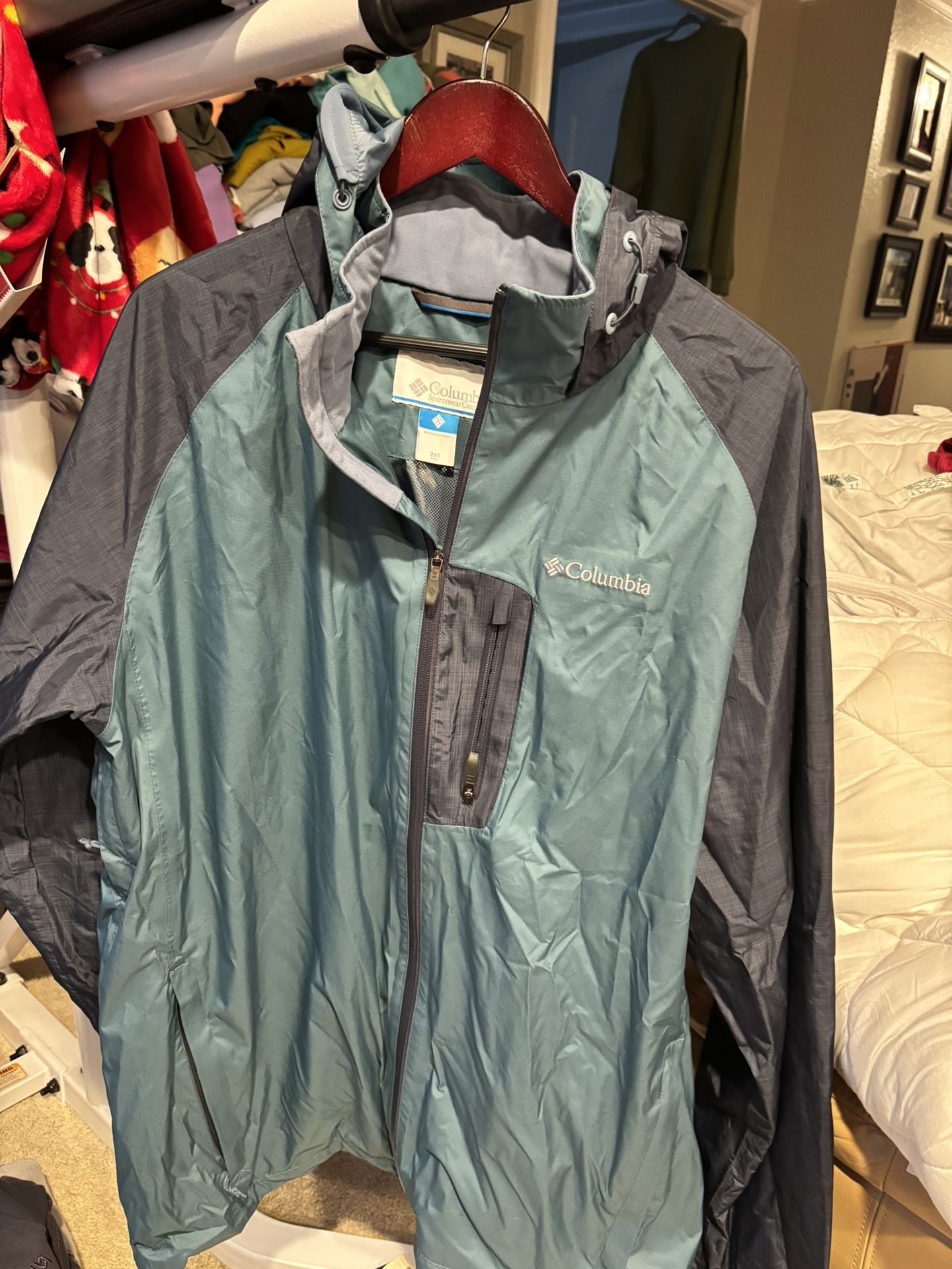 Columbia Men’s Rain Coat Like New Size: 2XT Tall
