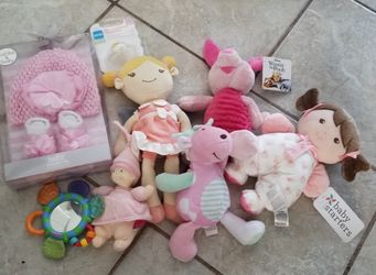 Baby girl's items