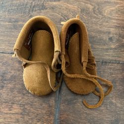 Baby Minnetonka Mocks Size 2