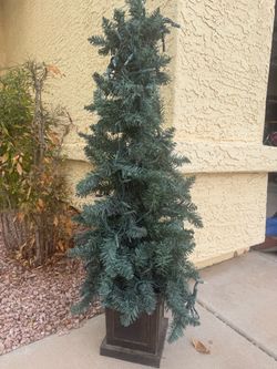 Christmas Tree Pre-Lit 4.5 Ft