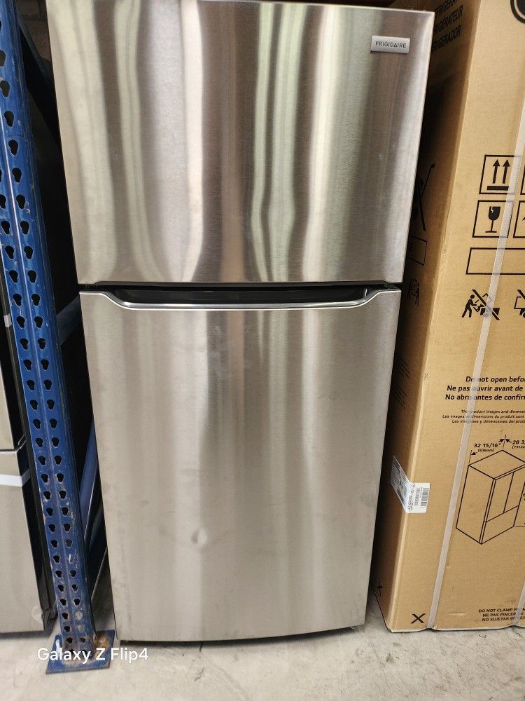 Frigidaire Top Freezer 21 Cf Stainless Steel 30" New