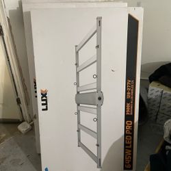 4 LEFT, LUXX LED 645 Foldable Lights