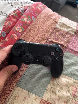 PlayStation 4 controller. Not sure if it works. I don’t have my ps4 anymore $10