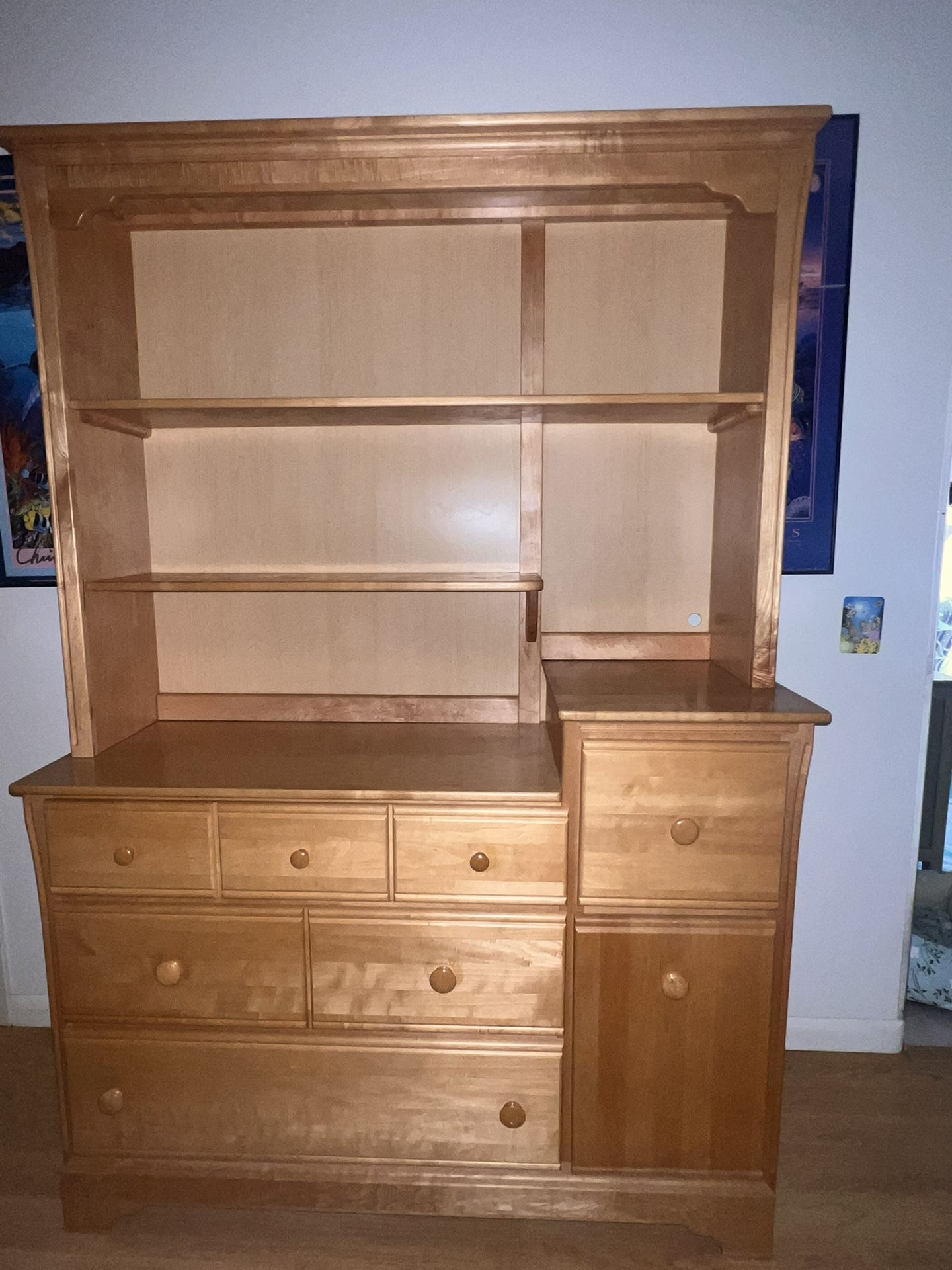 Simmons Little Folks Combination baby changing table/ dresser