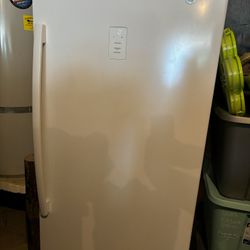 GE Full Size Locking Stand Up Freezer Like New