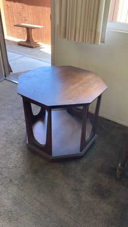 Accent table