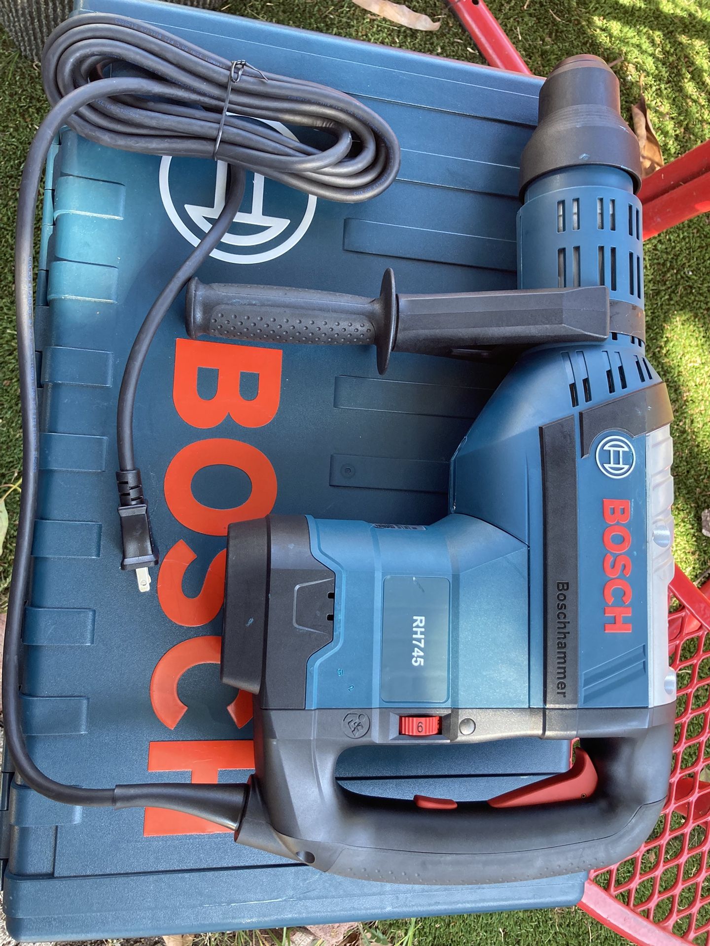 Bosch Hammer RH745 New