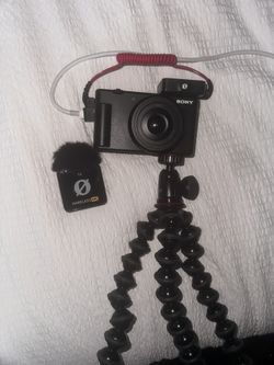 Sony ZV-1F WITH ROGUE MICS AND TRIPOD