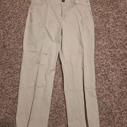 (2) Pairs Womens Dress PANTS 10 SHORT AND 12 SHORT $8 3) Pairs Of Black Dress Pants. Size 12 & 14