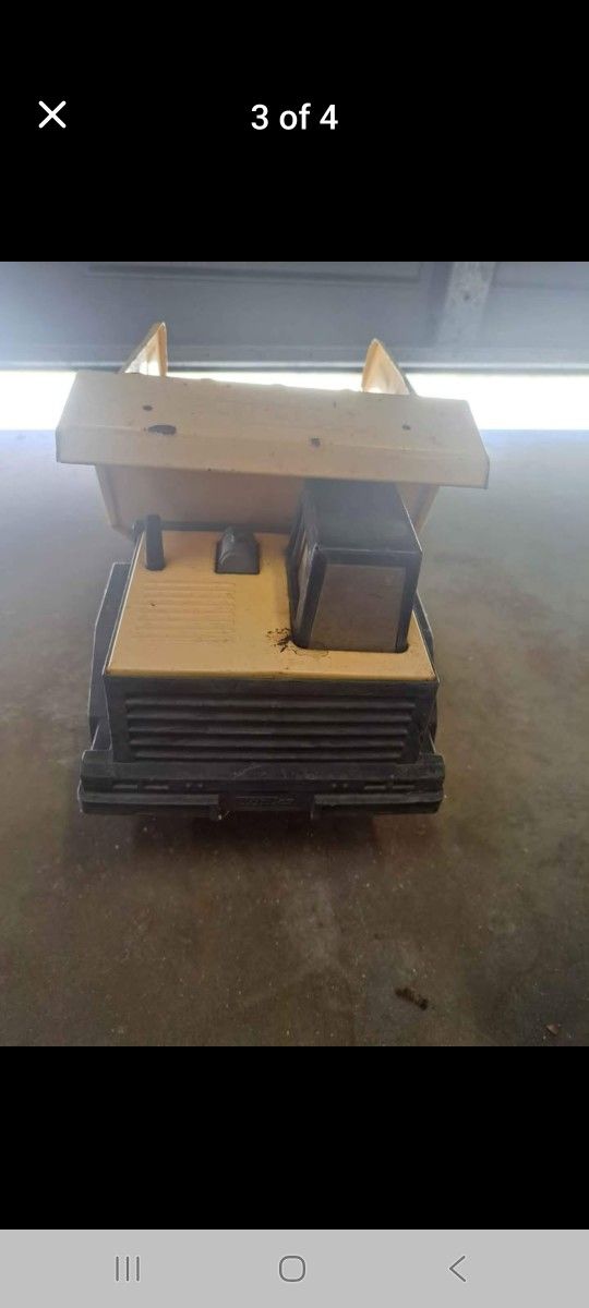 Tonka Classic Mighty Dump Truck-Vintage-Metal