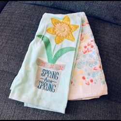 🌼New! Kohls Spring Has Sprung Kitchen Dish Towel or Bathroom Hand Towels Set of 2