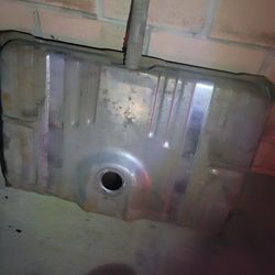 Free gas tank from 84 buick lesabre 5.0 307