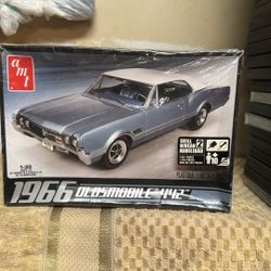 Toy Model Amt 1966 Olds 1:25 Scale