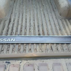 Nissan 720 ST Tailgate Panel