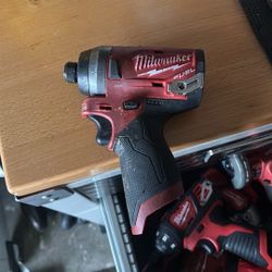 M12 Fuel 1/4 Impact Driver