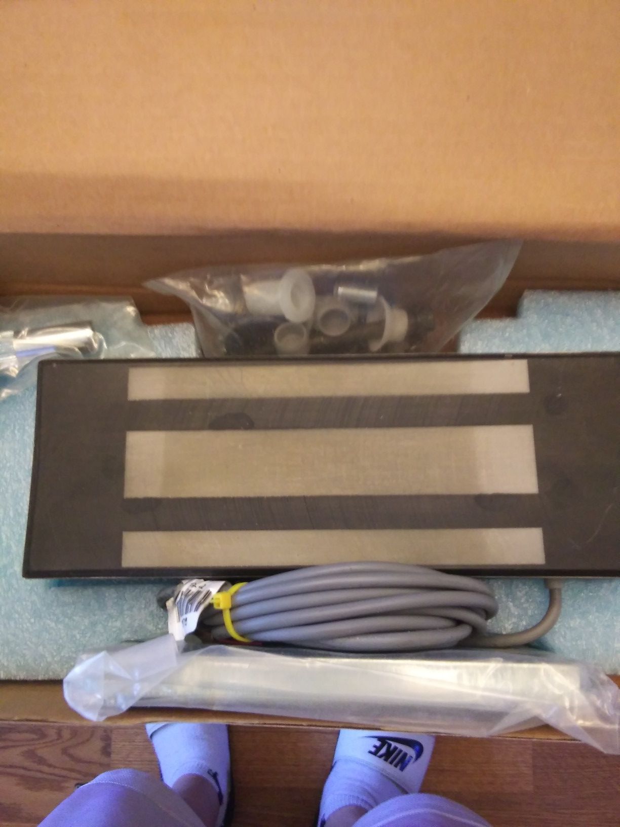 Securitron M62 12 New magnalock