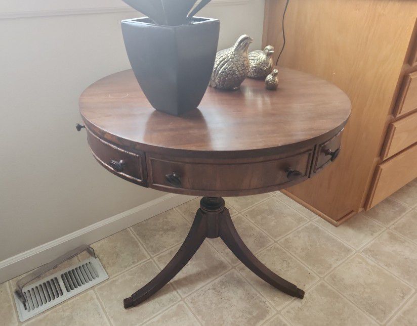 Small Table/Stand for Sale in Puyallup, WA - OfferUp