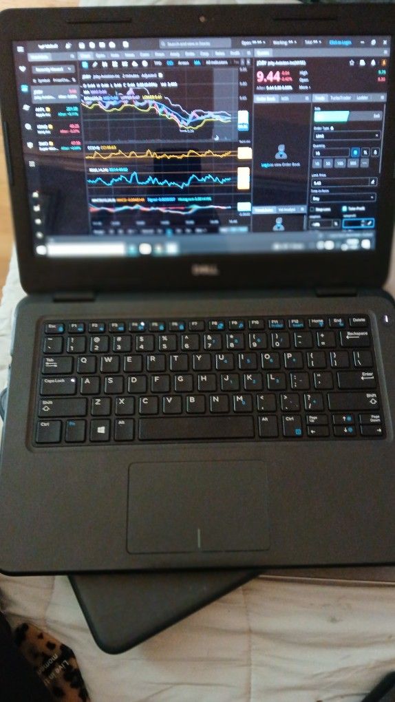 Dell Latitude 3310 TOUCHSCREEN  i3-8th Gen. 256GB SSD Laptop Notebook Computer  ZIPPY FAST!!
