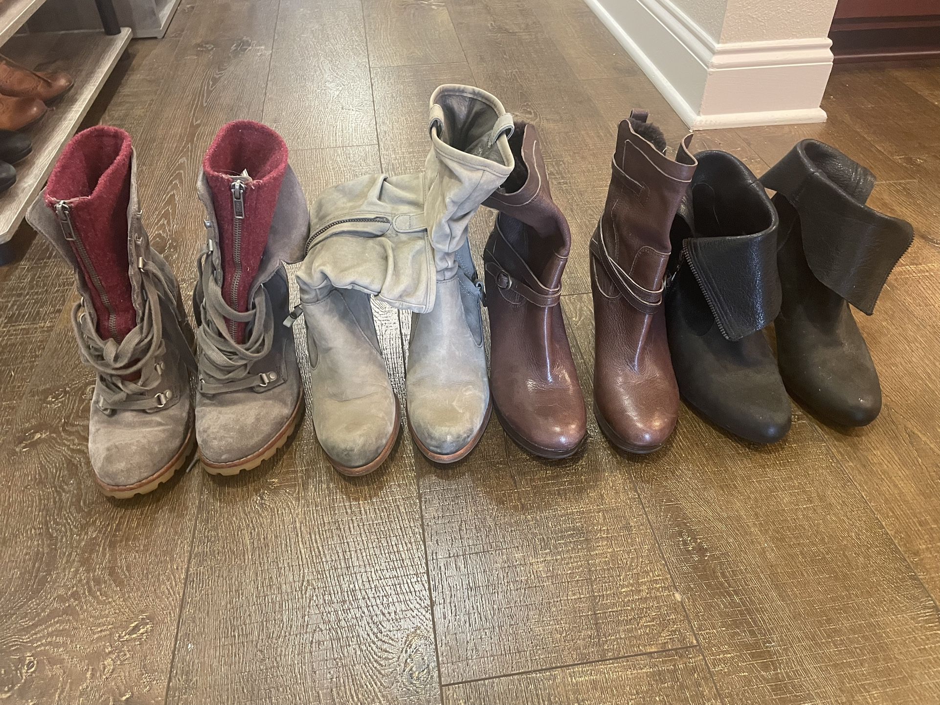 UGG boots all Size 7 1/2 W