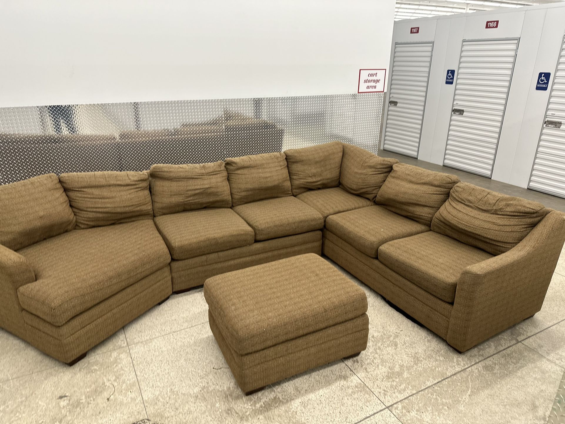 (FREE DELIVERY) Large Brown Sectional W Ottoman 