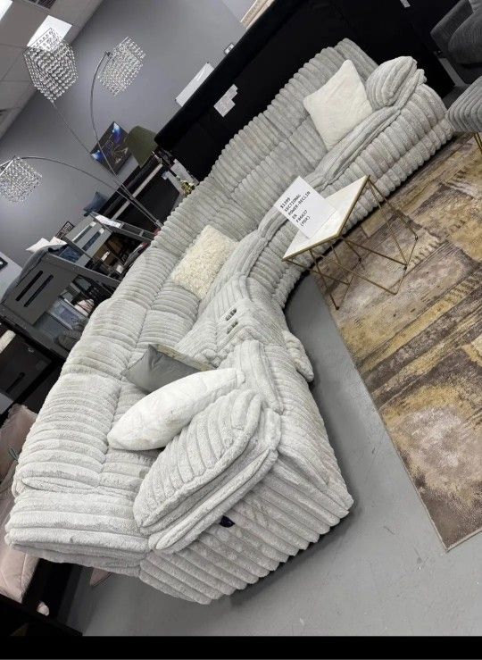 ✨️Reclining Sectionals Sofas ✨️ Furniture Sectionals, Bedrooms, Dining Avail