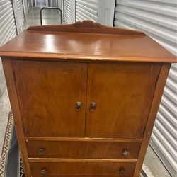 Antique chest of drawers