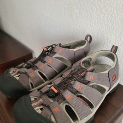 New KEEN Hiking Shoes Men's 10.5