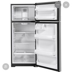 New Like Used Refrigerator 