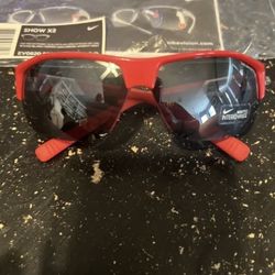 Nike•                          Show•                      Shirt••}.••