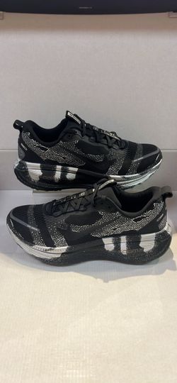 NIKE VOMERO 18 ZOOMX “IRON GREY”
