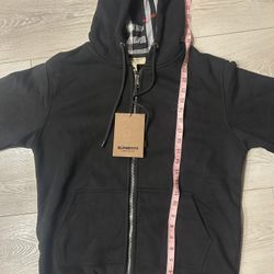 Burberry Black zip up#designerhoodie #designerwear #luxurystreetwear #luxuryfashion #premium. BRAND NEW SIZE LARGE 