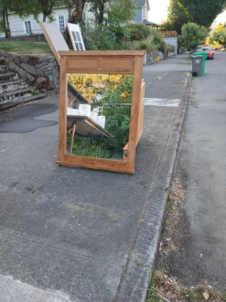 Basic Mirror.