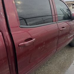 14-18 Chevy Silverado Or GMC Sierra Right Rear Door Complete 