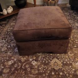 Cottage Ottoman 