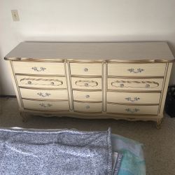 Vintage French Provincial Dresser – Elegant Cream & Gold Finish – Solid Wood