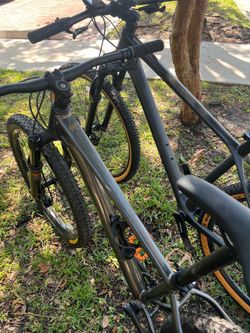 2 Mountain Bikes for Sale – Scott Scale 940 + Giant Hardtail – Excellent Condition