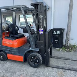 Toyota Forklift 