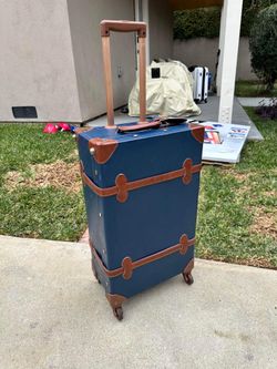 SUITCASE - VINTAGE STYLE 