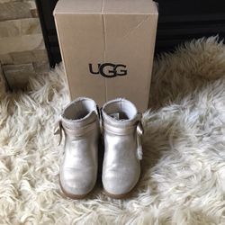 UGG boots . Size 9 for Toddlers 