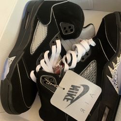 Metallics Jordan’s Size 8.5