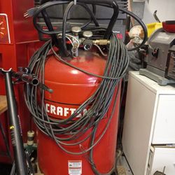 Craftsman 26-Gallon Vertical Air Compressor  And Hose 