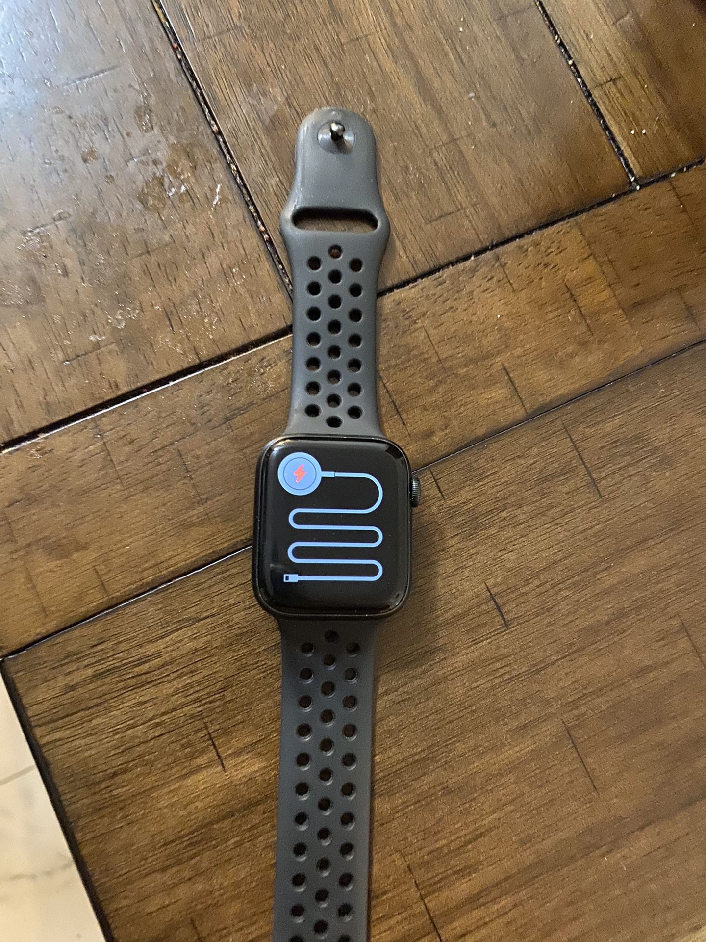 Nike iwatch 5 barely used