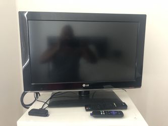 LG 25” TV with Roku Streaming Device