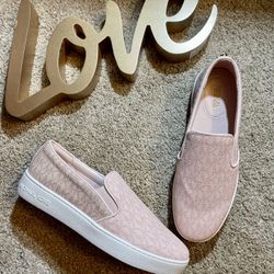 MICHAEL KORS Keaton Two Tone Logo Slip-On Sneaker