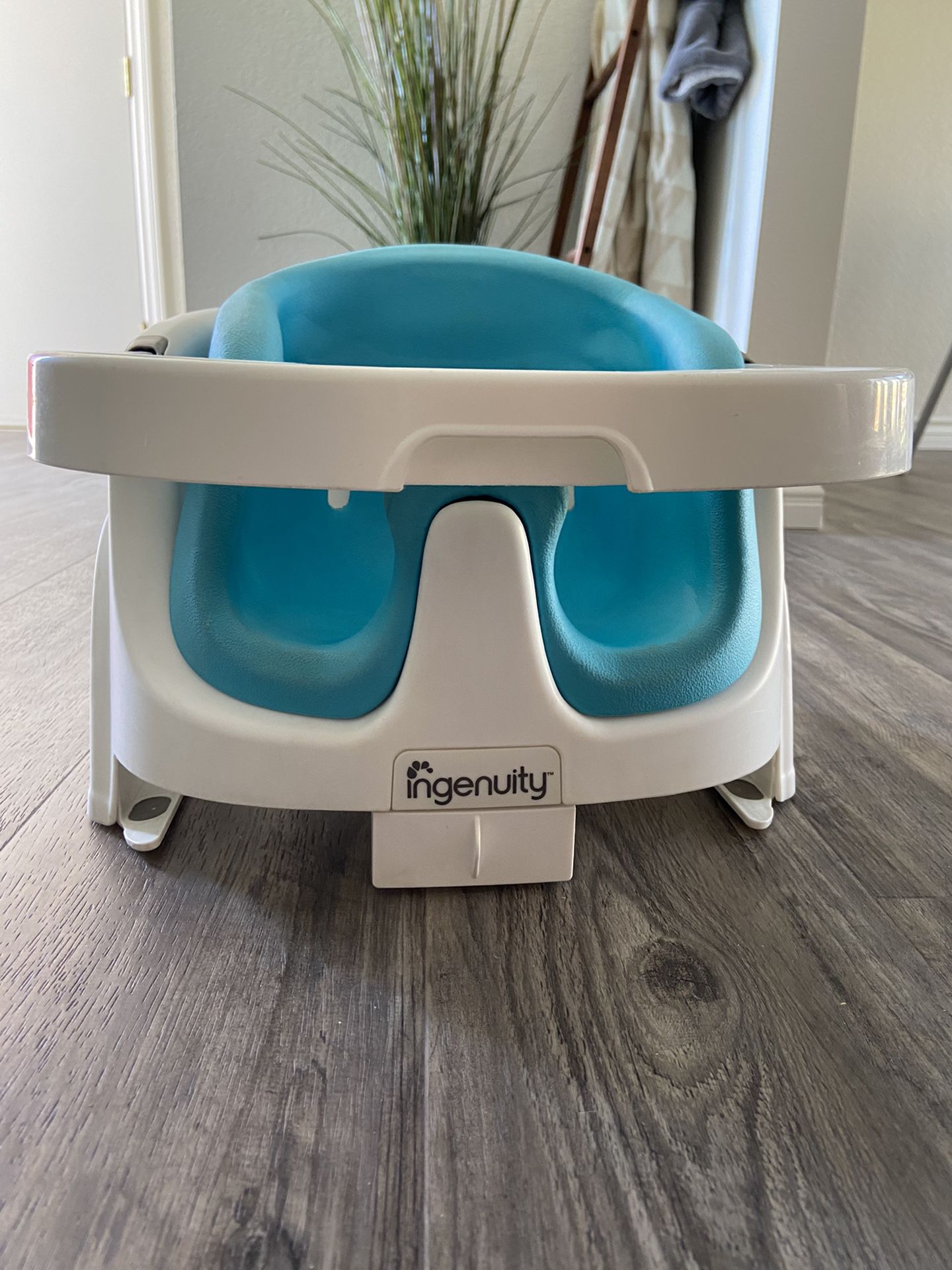 Infant Bumbo Booster Seat