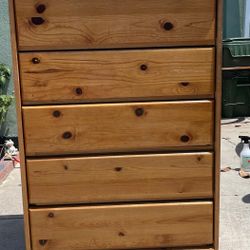 Wooden 5 Drawer Dresser