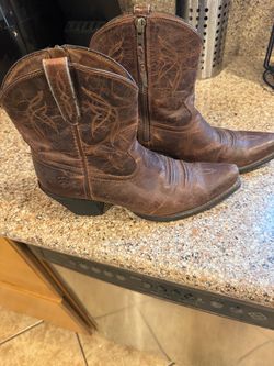 Ariat cowboy boots women size 8 like new