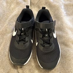 Kids Nike shoes 1.5