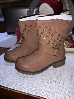 Brown ankle boots size 6